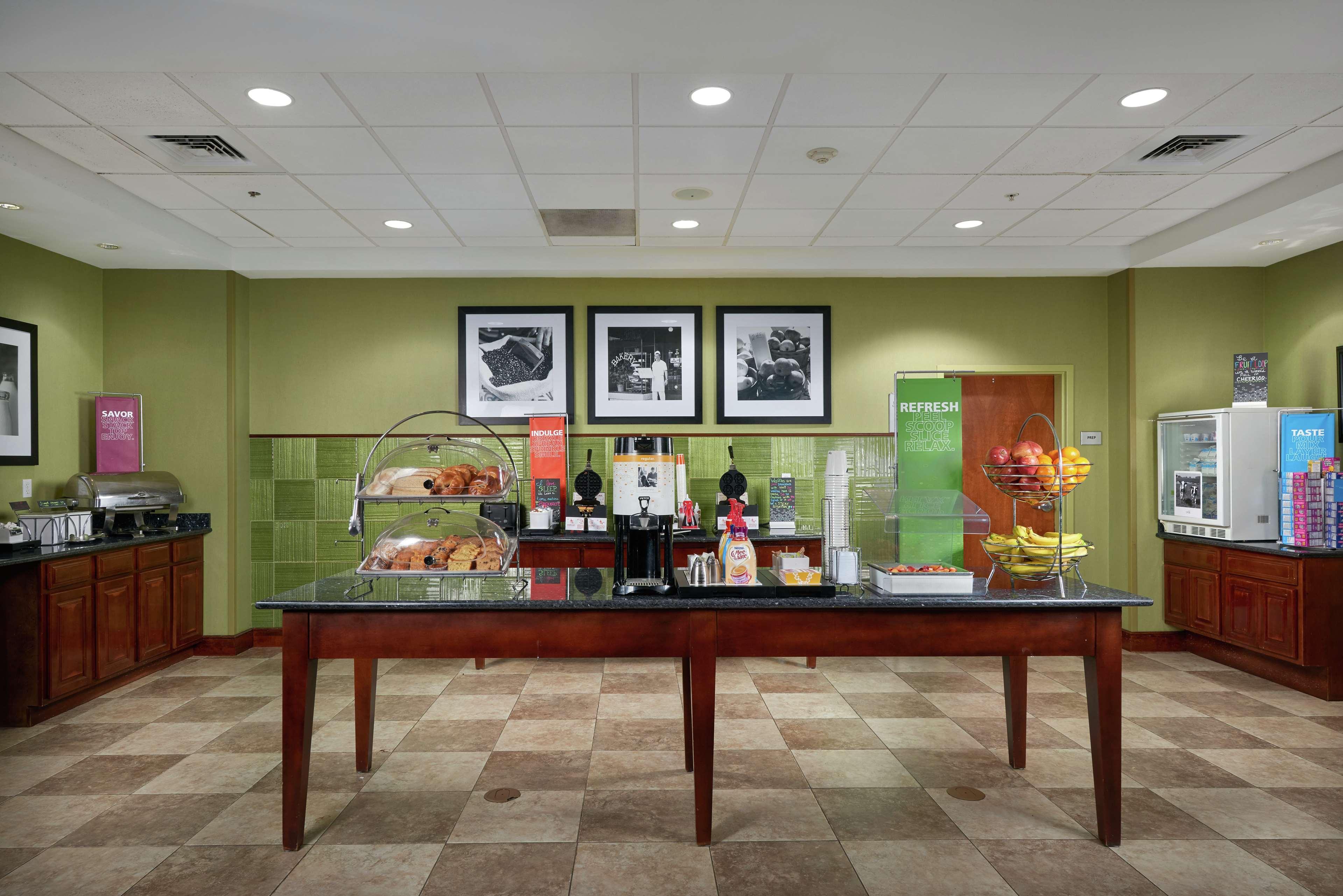 Hampton Inn Bermuda Run / Advance Exteriör bild
