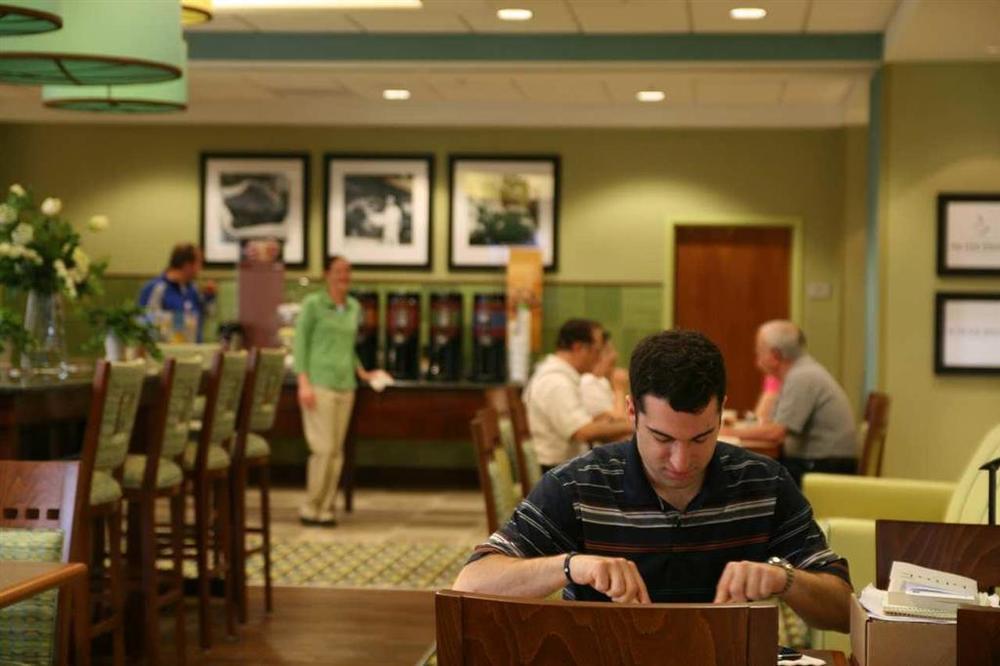 Hampton Inn Bermuda Run / Advance Restaurang bild