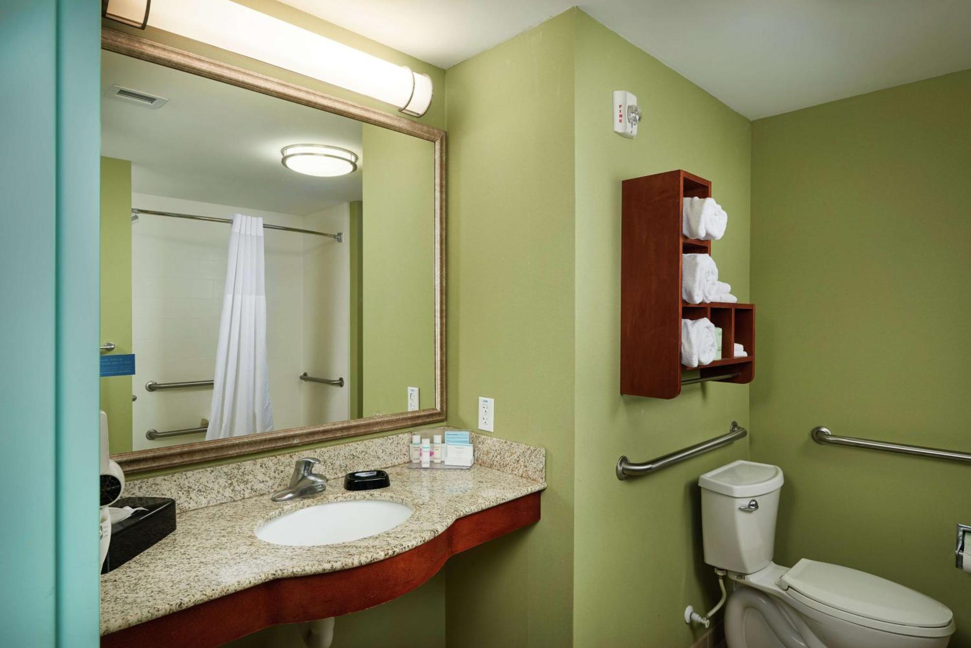 Hampton Inn Bermuda Run / Advance Exteriör bild