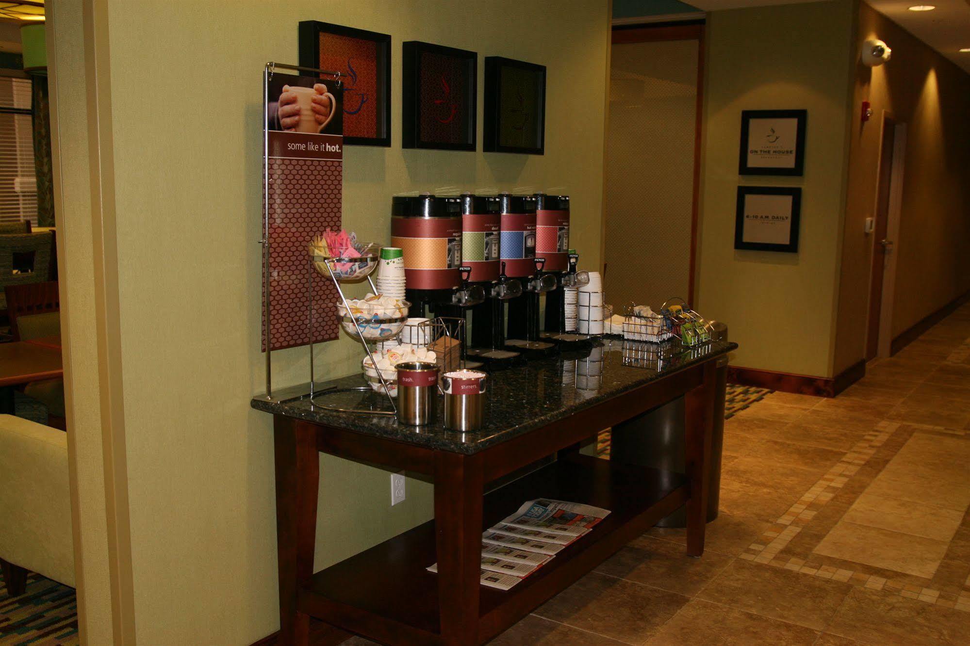 Hampton Inn Bermuda Run / Advance Exteriör bild