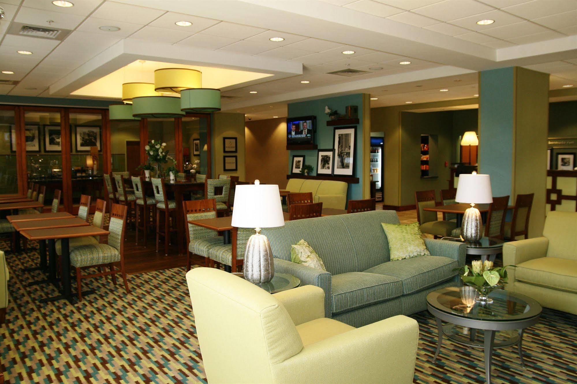 Hampton Inn Bermuda Run / Advance Exteriör bild